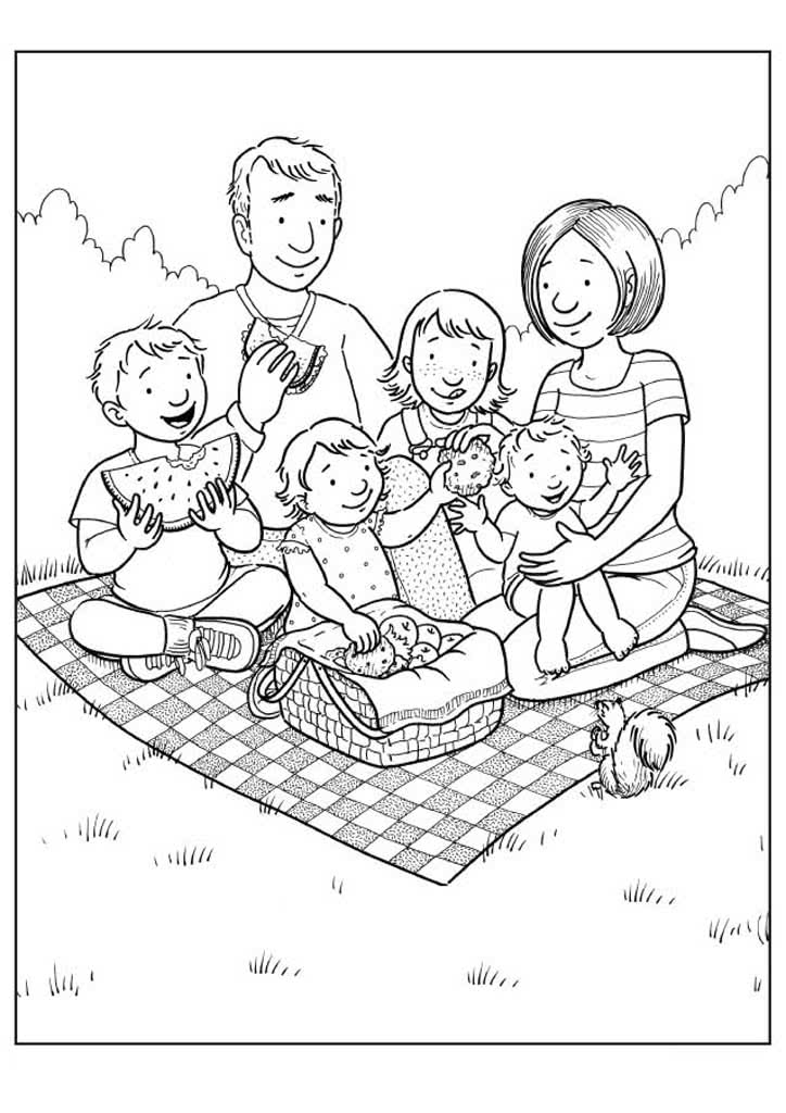 Большая семья на пикнике