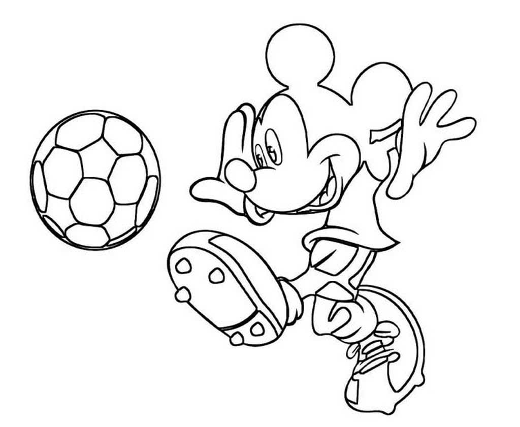 Микки Маус играет с мячом