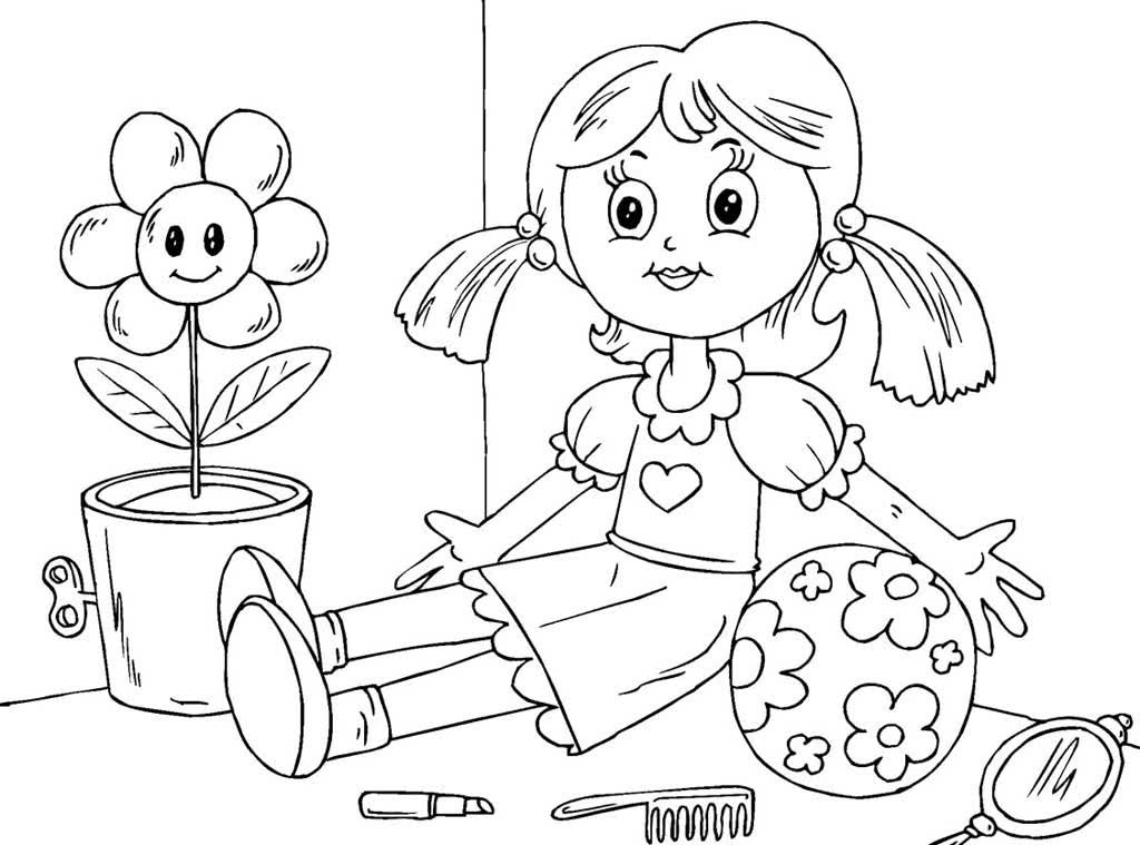 Кукла с игрушками и цветком сидит на столе
