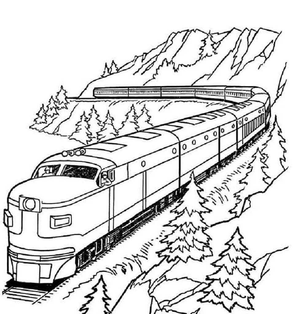 Поезд едет среди скал и елок