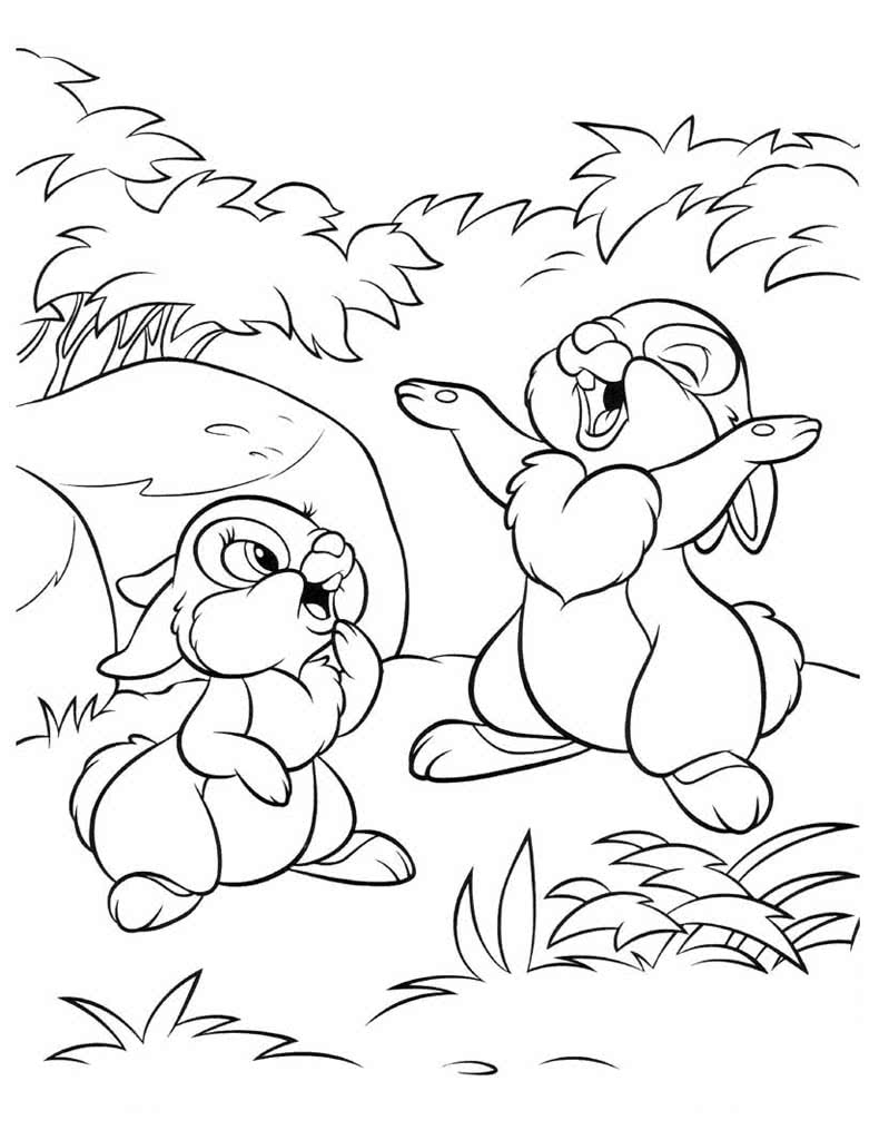 Два милых зайчика в лесу