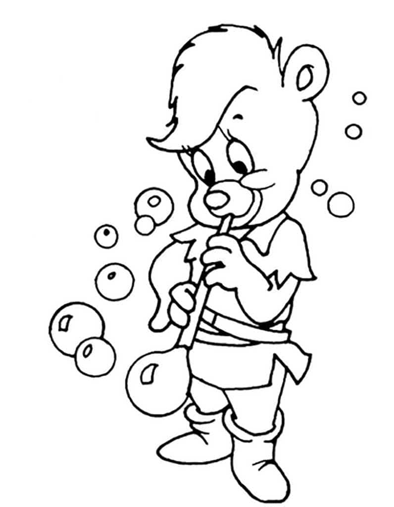 Мишка Гамми надувает мыльные пузыри