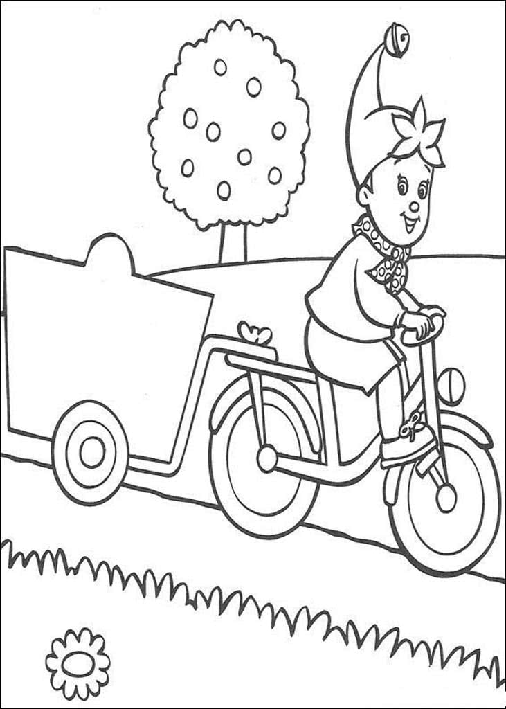 Гном Нодди едет на велосипеде с прицепом