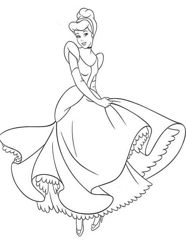 Золушка танцует в бальном платье