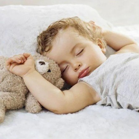 Спит-ка милое дитя